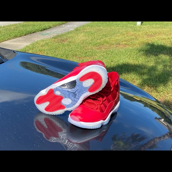 Gym red 11’s - Picture 6 of 7